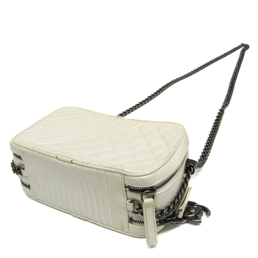 CHANEL Leather Shoulder Bag - Picture 2 of 14